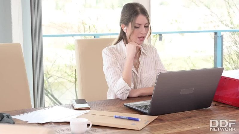 丽贝卡·沃尔佩蒂家庭办公室肛交 [所有性、性交、口交、奇闻趣事]