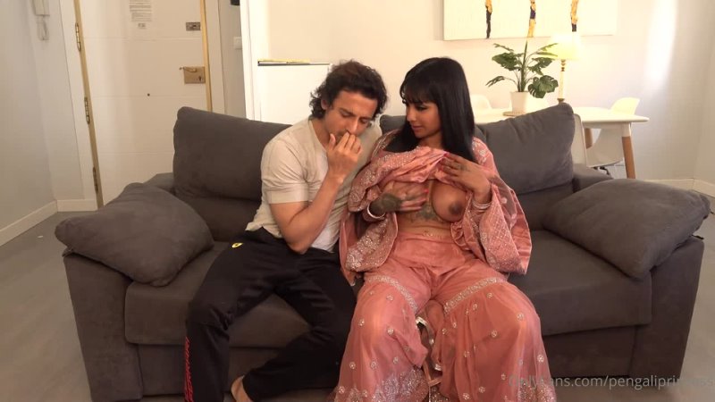 Desi Mallu im fremden Grundnahrungsmittelgeschmack 💦🍓🍑