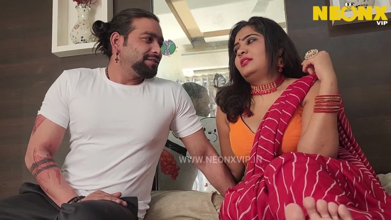 印度肮脏的老板性交未切割的霓虹灯